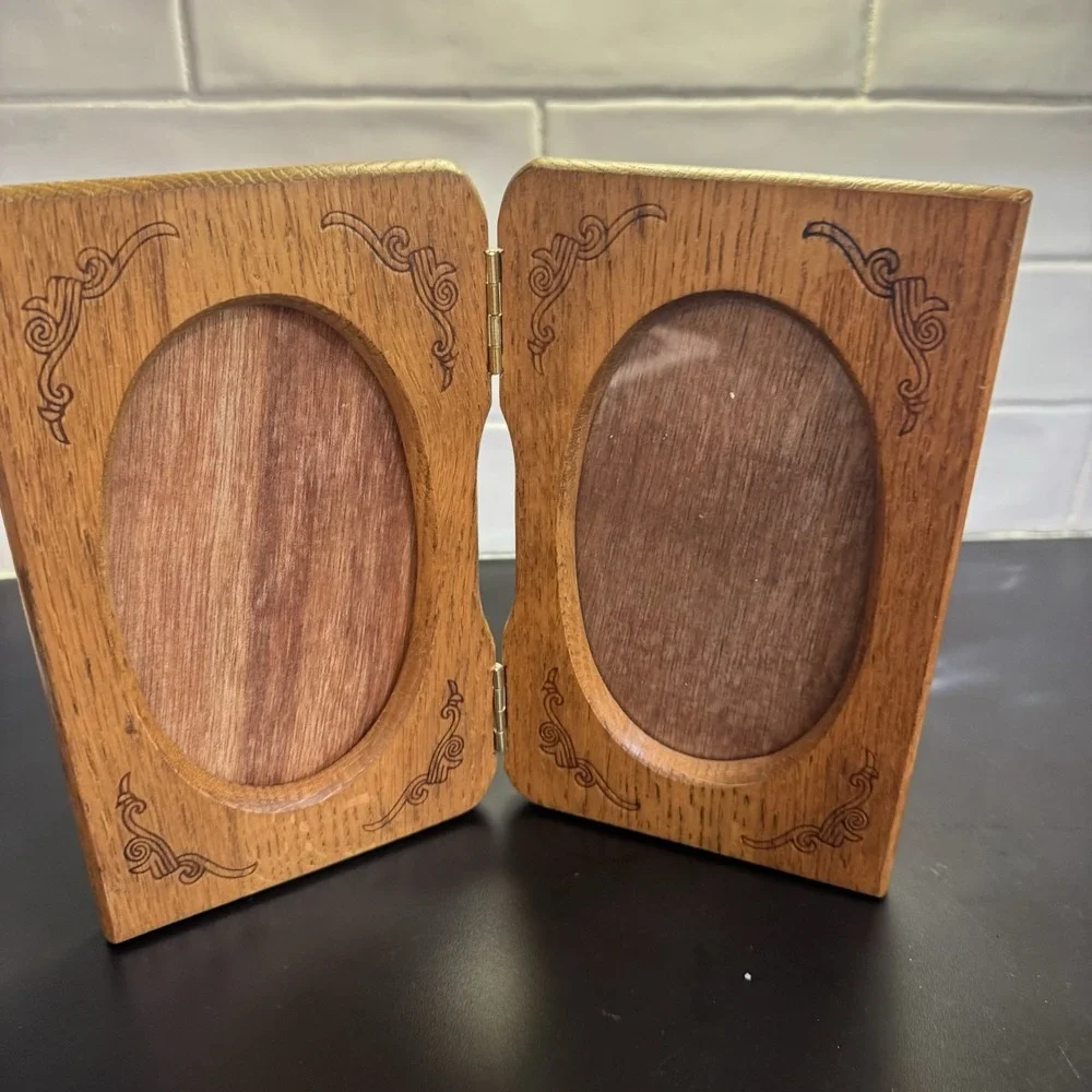 VINTAGE Light Wood Carved Double Oval Picture Frame Hinged Only One Side Glass